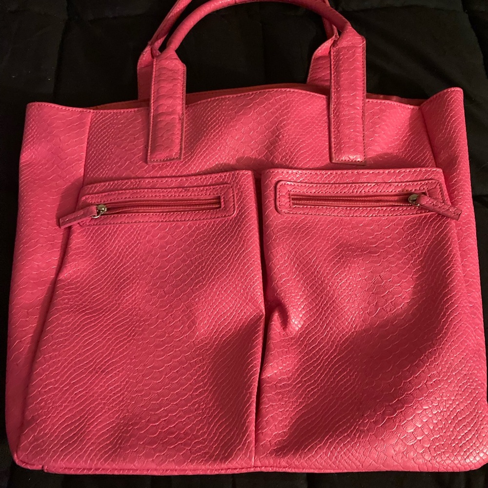Beautiful rose pink great condition, used a handful of times.